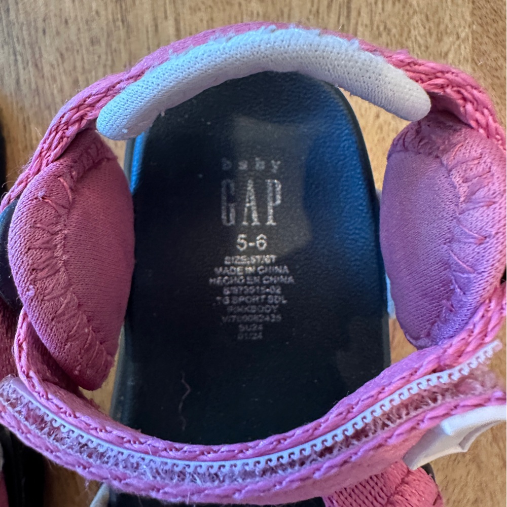 Baby GAP Pink and Black Trek-style Sandals with Adjustable Straps - Picture 5 of 5